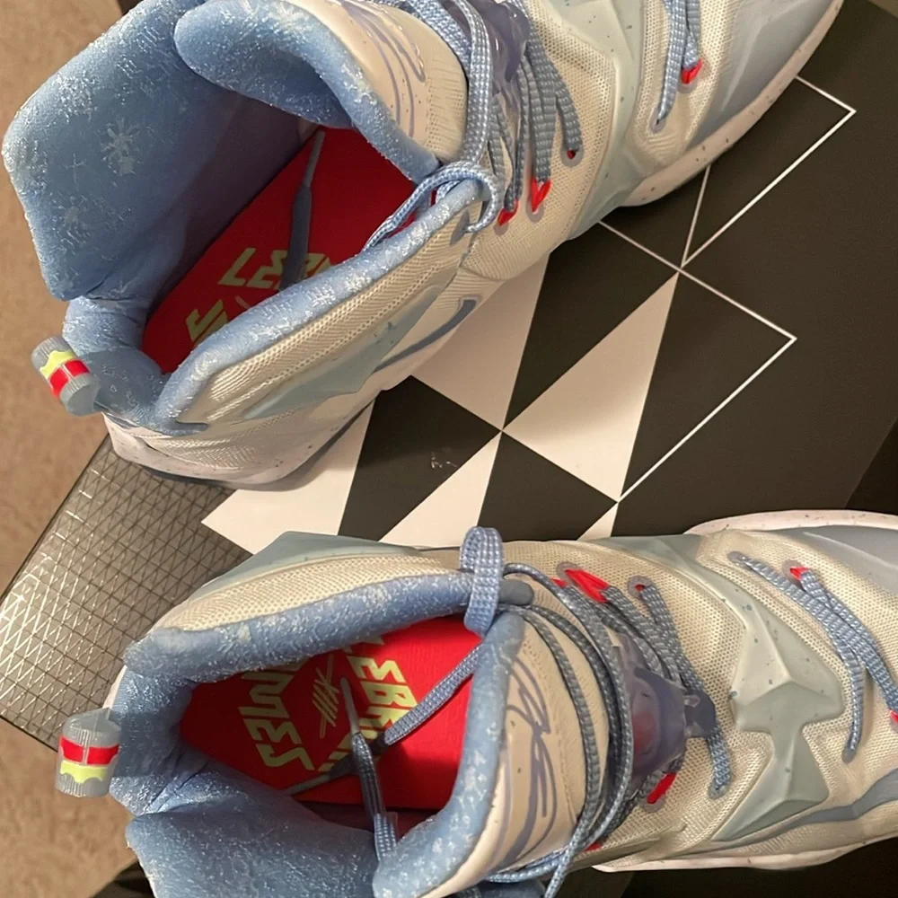 Nike Lebron XIII XMAS men’s size 10 1/2 - Picture 8 of 13